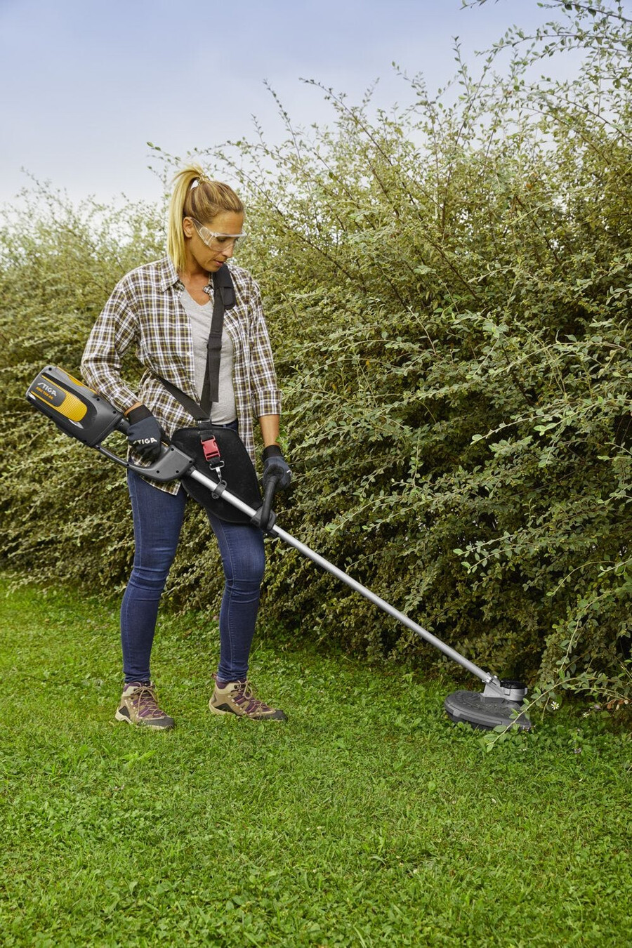 cordless brushcutter - sbc 700 ae
