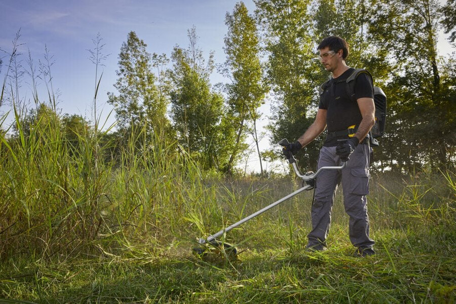 cordless brushcutter - sbc 900 d ae