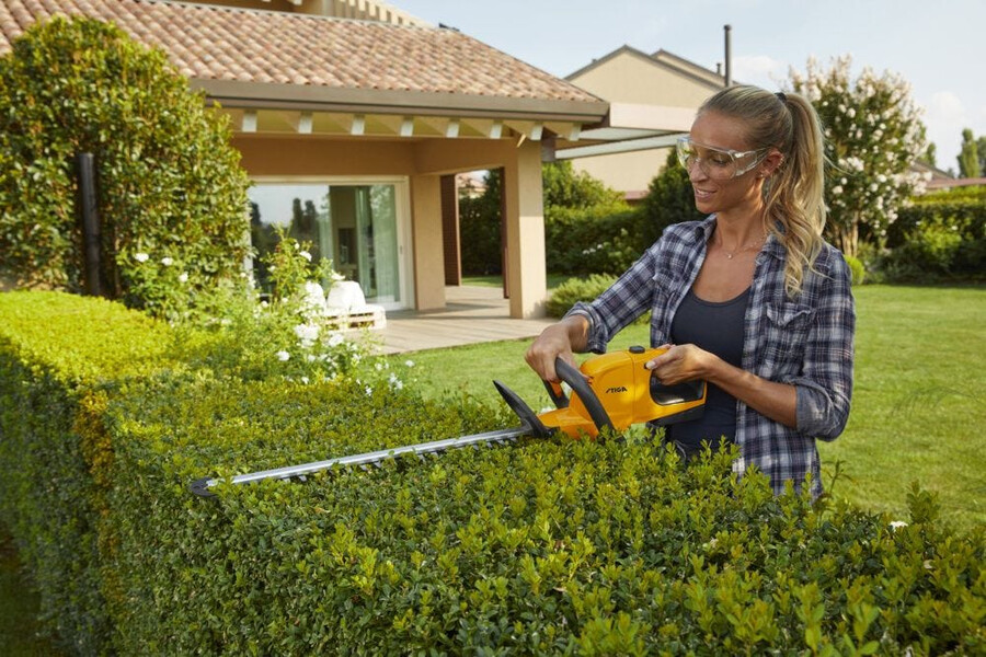 cordless hedge trimmer - ht 100e kit