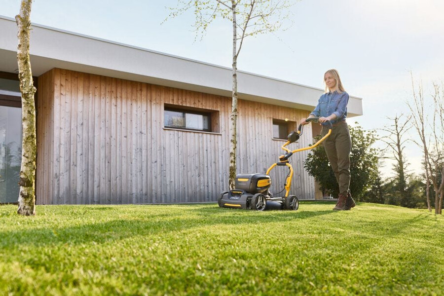 cordless lawn mower - multiclip 747e v kit