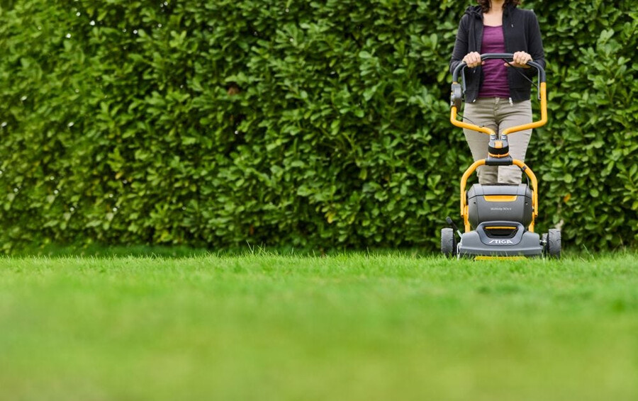 cordless lawn mower - multiclip 747e v kit