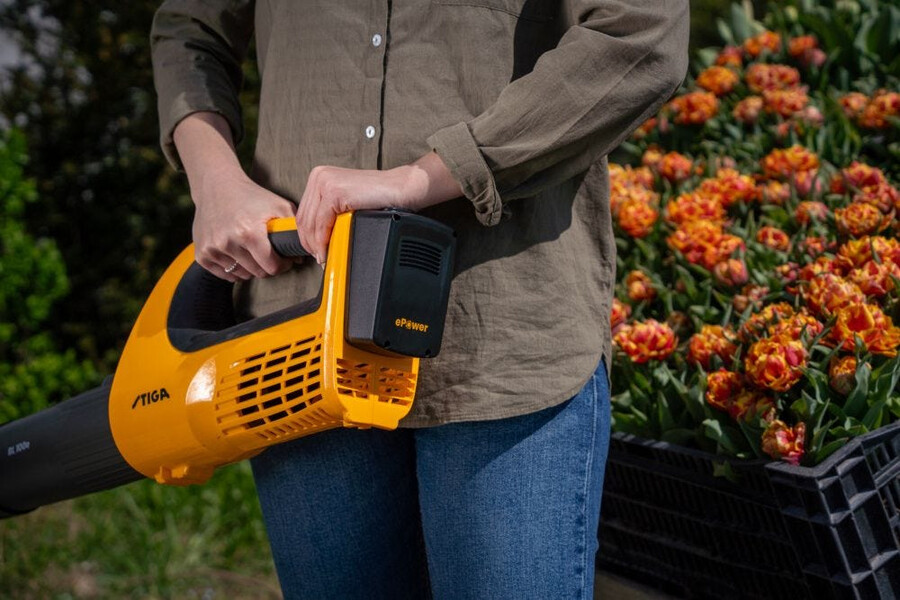 cordless leaf blower - bl 100e kit