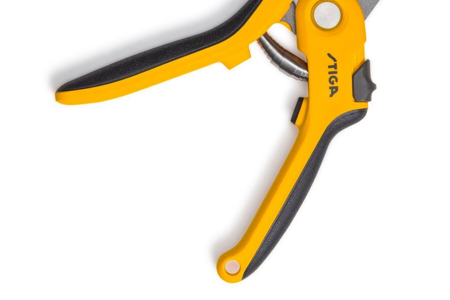 manual pruning shear and saw - bypass pruning shears