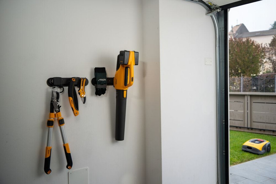manual pruning shear and saw - folding pruning saw
