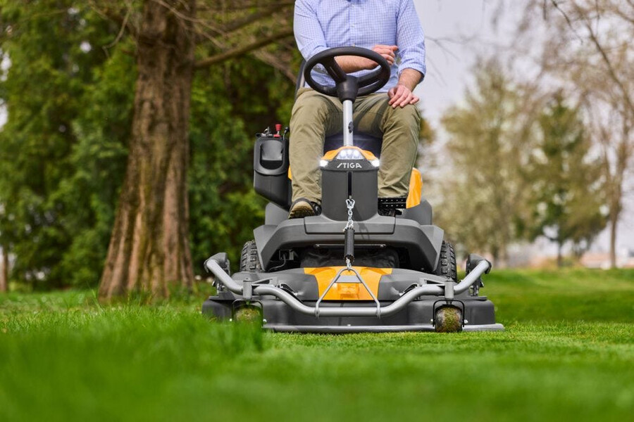 petrol front mower - park 700 w