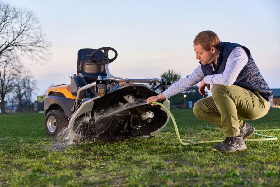 petrol front mower - park 700 w