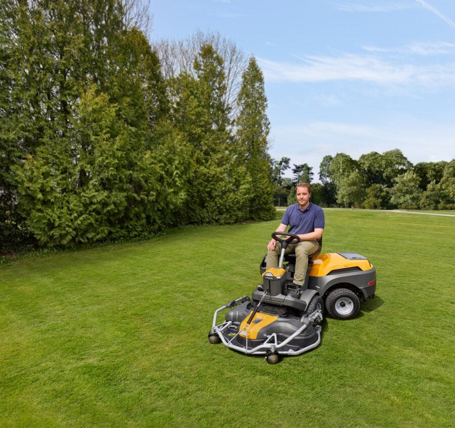 petrol front mower - park 700 w